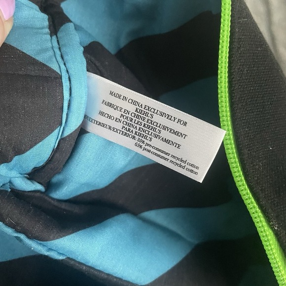 Kiehl's Facial Fuel Energizing Moisture Treatment For Men & Face Wash With Bag - Picture 9 of 11